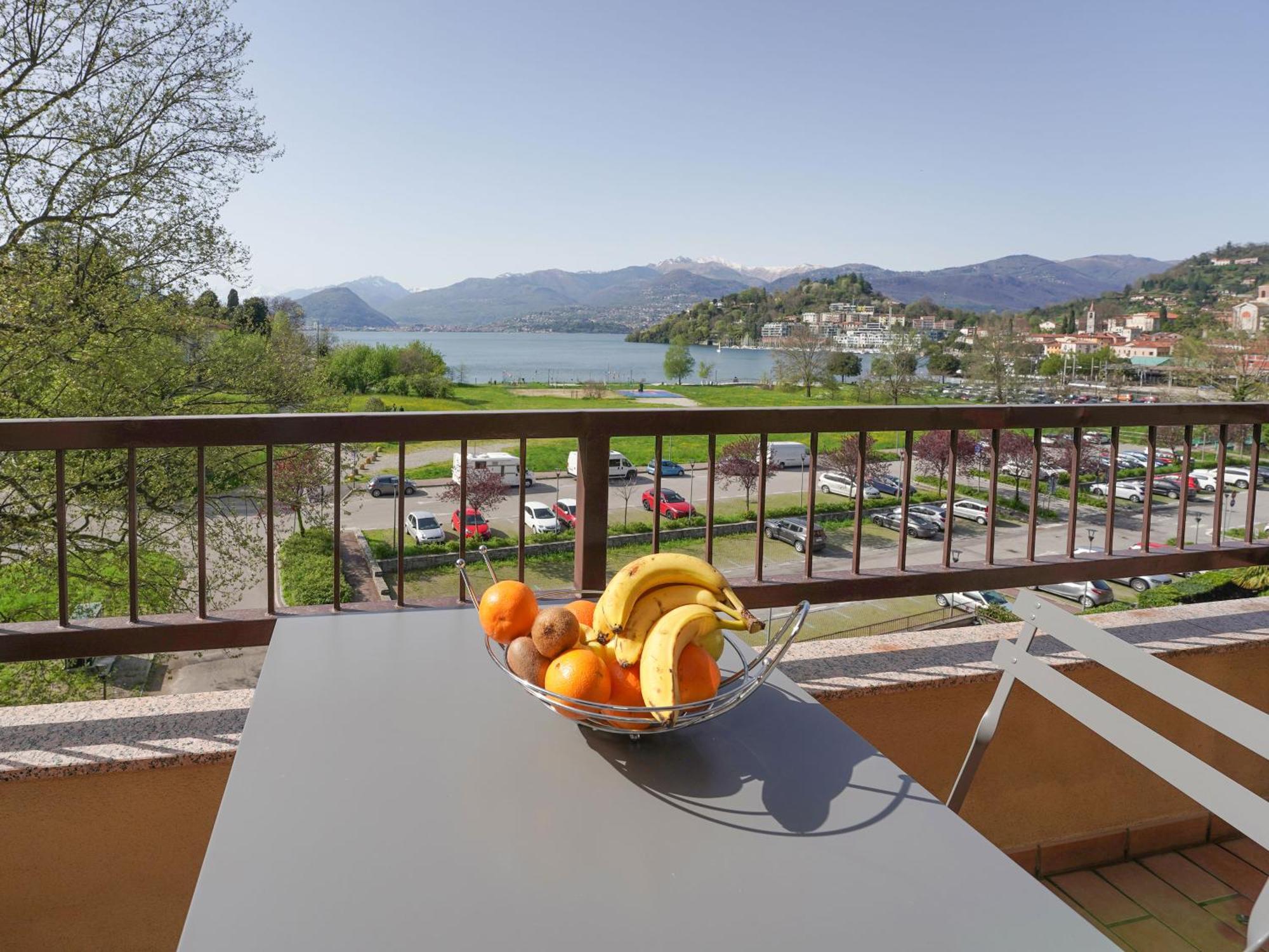 Lily Lake Maggiore Laveno Exterior foto